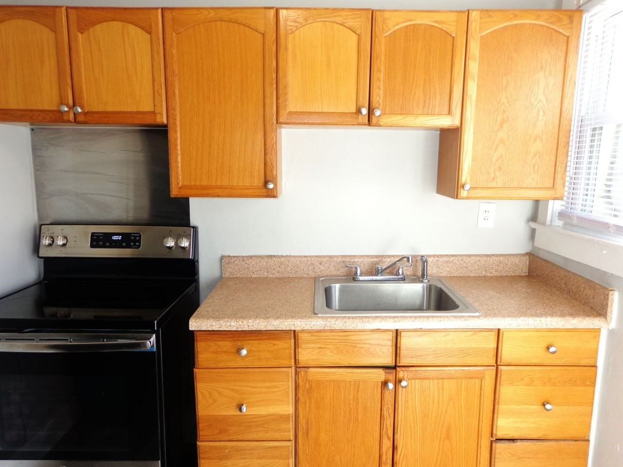 307 W Little Creek Rd #C - Photo 5 of 16