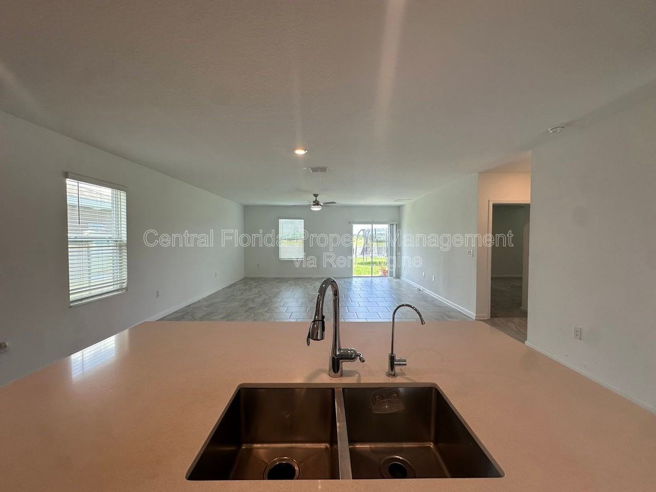 373 Pineywoods St - Photo 5 of 29