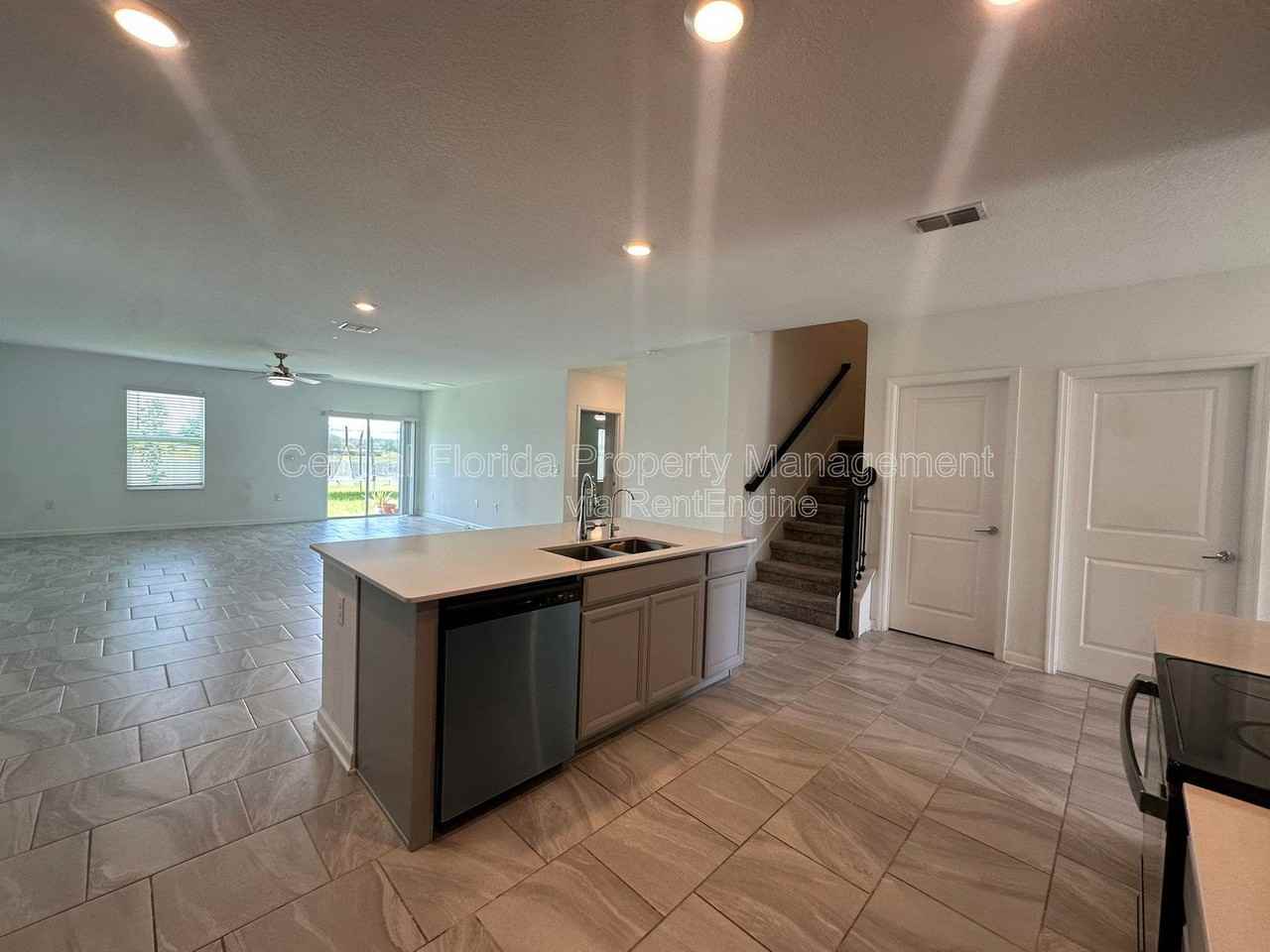 373 Pineywoods St - Photo 7 of 29