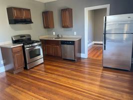 featured image of 94 94 Lonsdale Avenue / Lewis Street