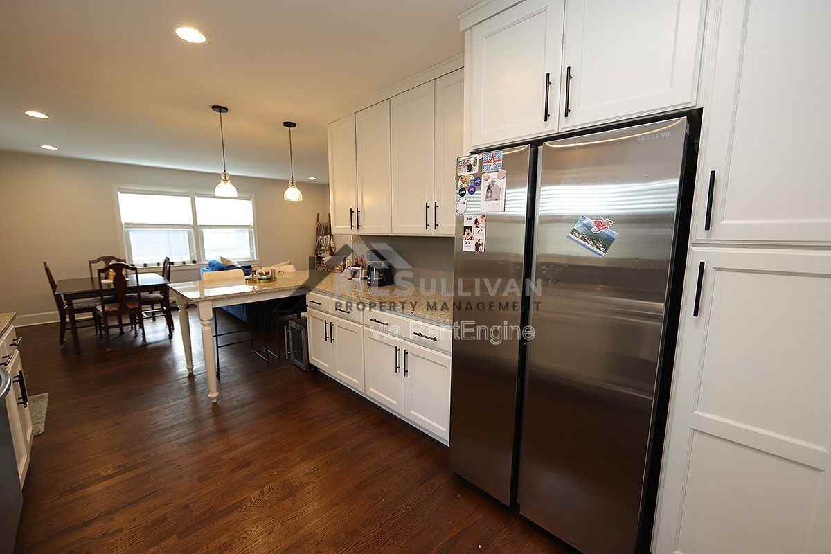 411 N Maple St - Photo 5 of 20