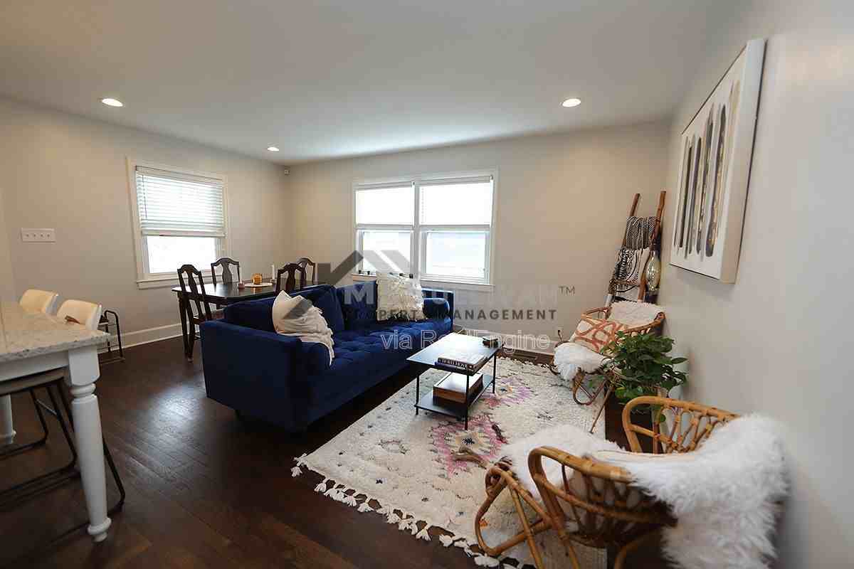 411 N Maple St - Photo 7 of 20