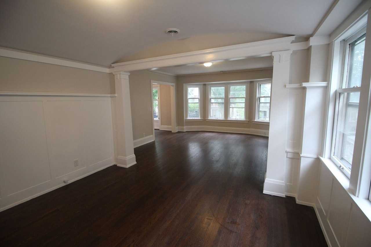 2161 N 48th St - Photo 4 of 34