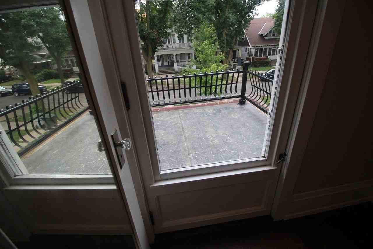 2161 N 48th St - Photo 5 of 34