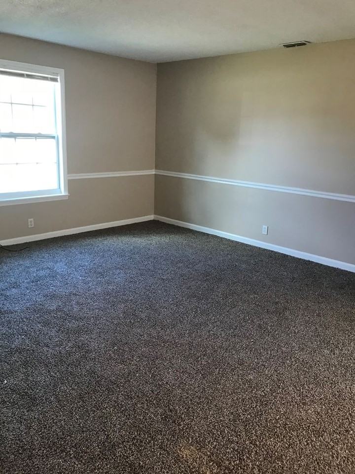 2563B Carriage Dr - Photo 4 of 18