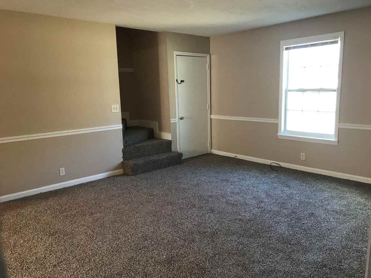 2563B Carriage Dr - Photo 5 of 18