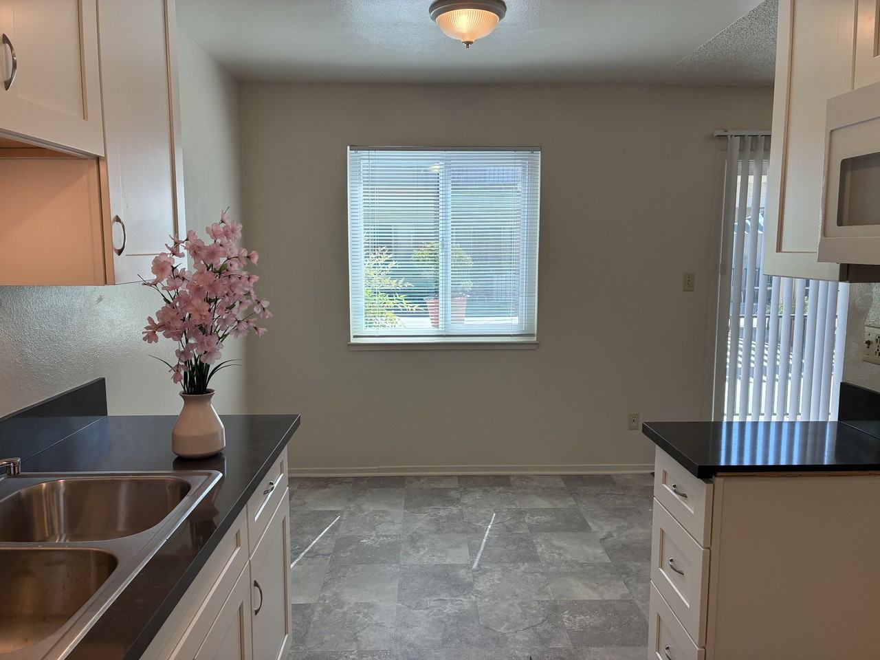 140 Covena Avenue - Photo 5 of 8