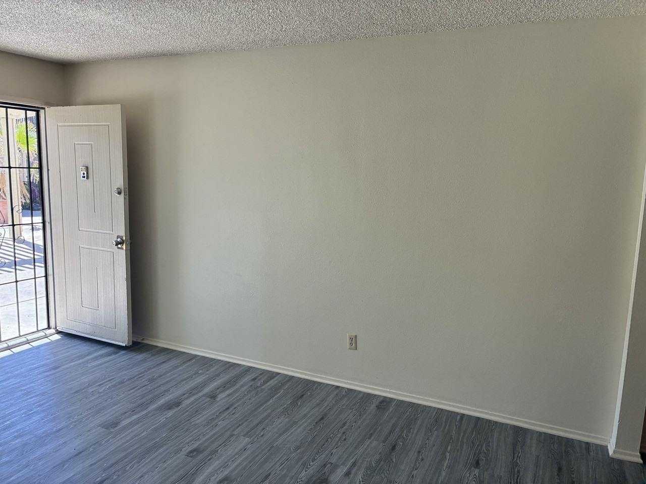 140 Covena Avenue - Photo 7 of 8