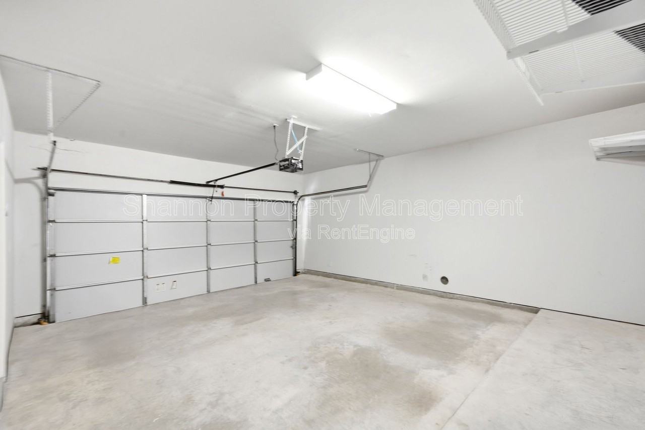 8239 Cambridge St - Photo 3 of 28