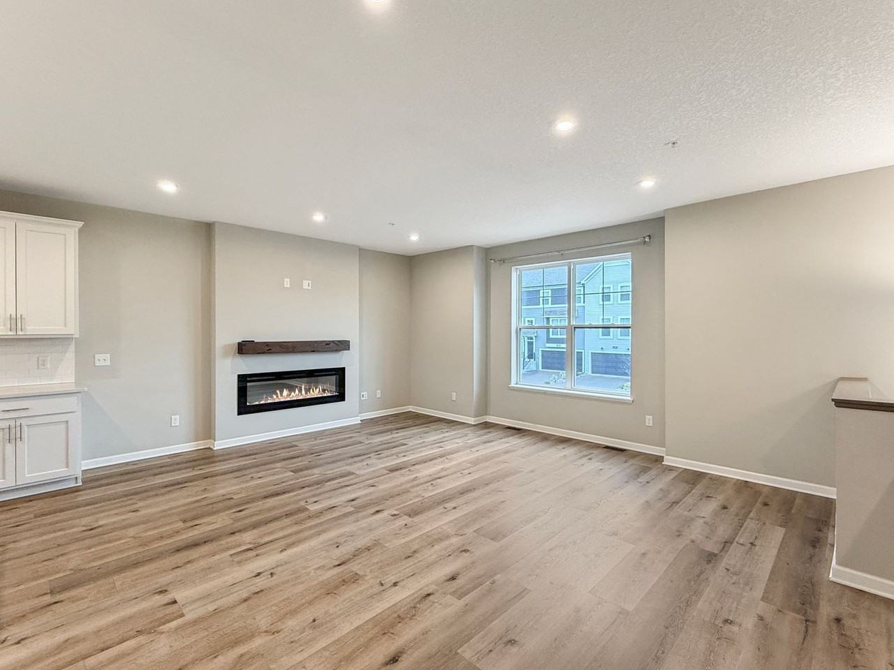 13485 Territorial Cir N - Photo 3 of 19