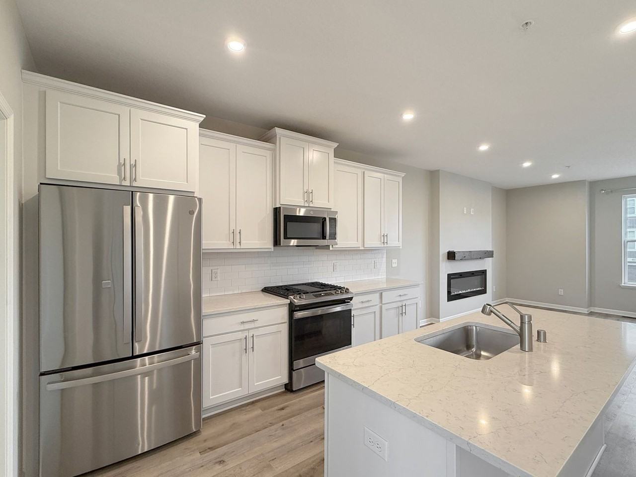 13485 Territorial Cir N - Photo 6 of 19