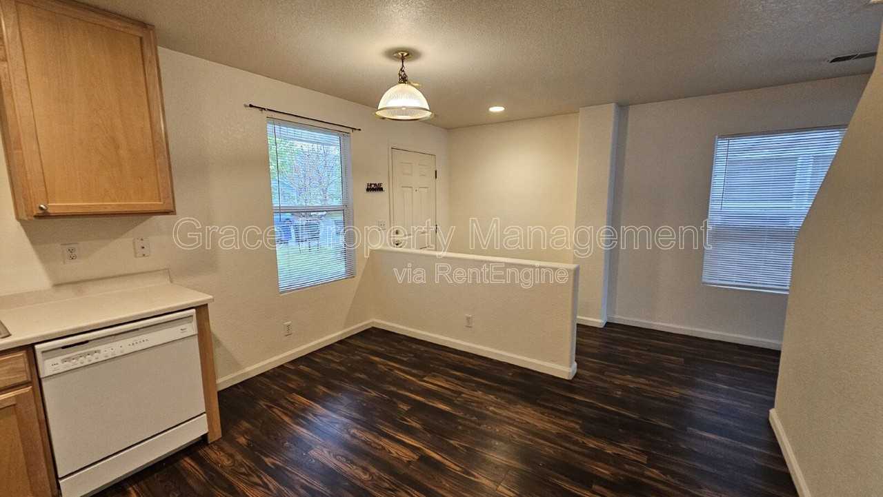 11016 Claude Ct - Photo 3 of 18