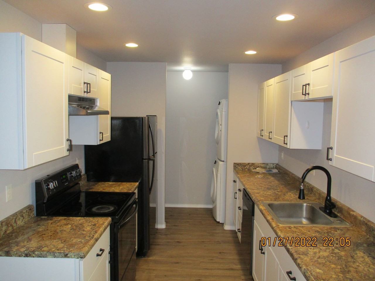 303 3rd St - Photo 5 of 22
