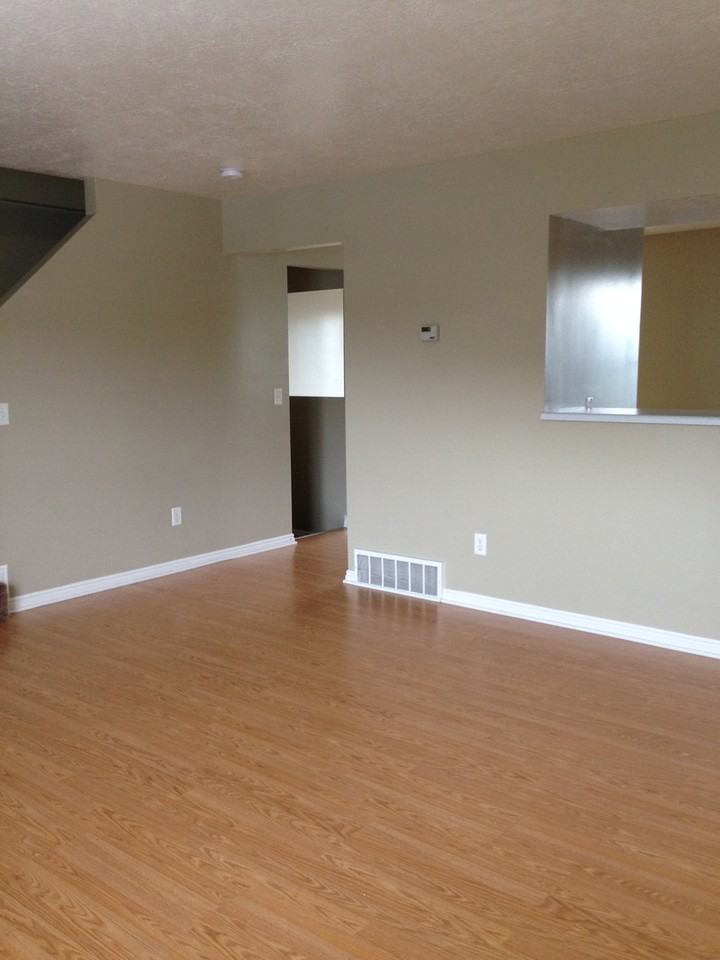 1204 W Torwood Ct - Photo 3 of 16