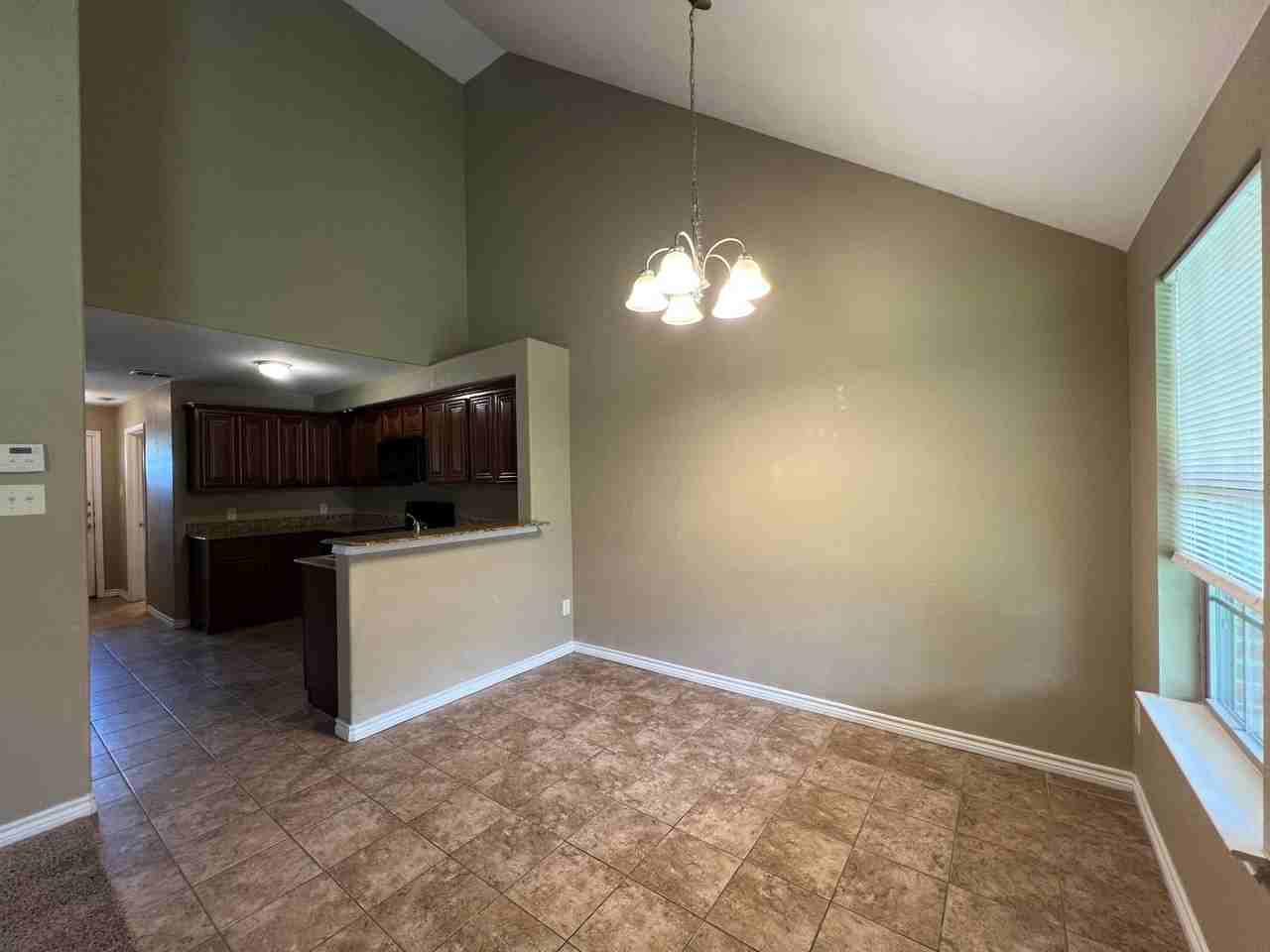 1470 N Belknap St - Photo 5 of 15