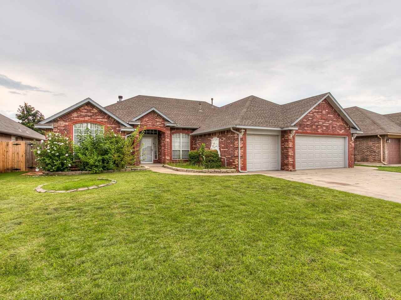 4008 Morningstar Dr - Photo 2 of 46