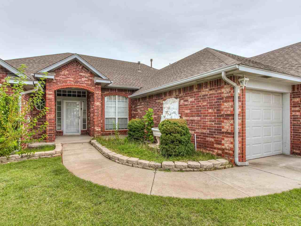 4008 Morningstar Dr - Photo 3 of 46