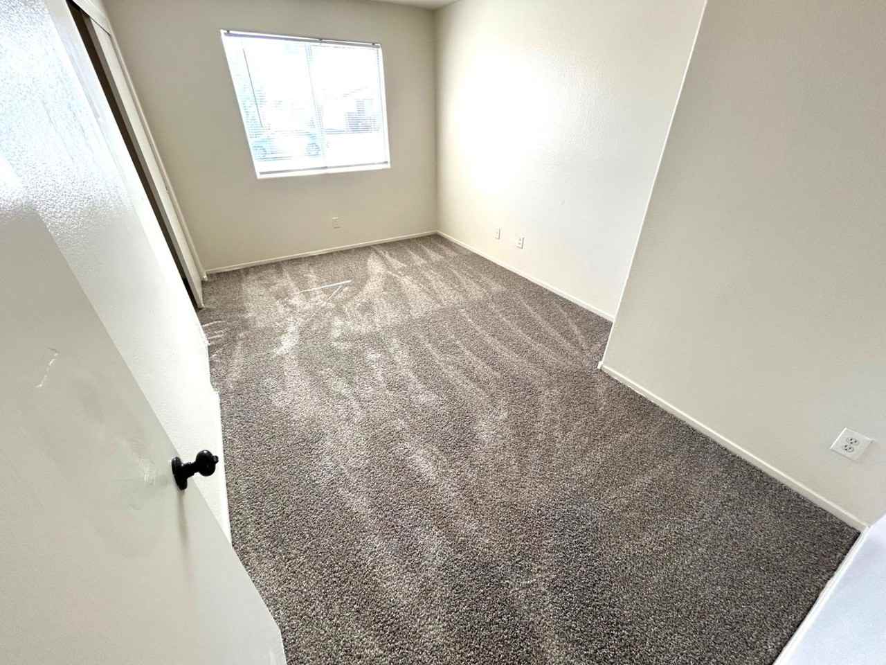 4916 River Splash Ave - Photo 7 of 25