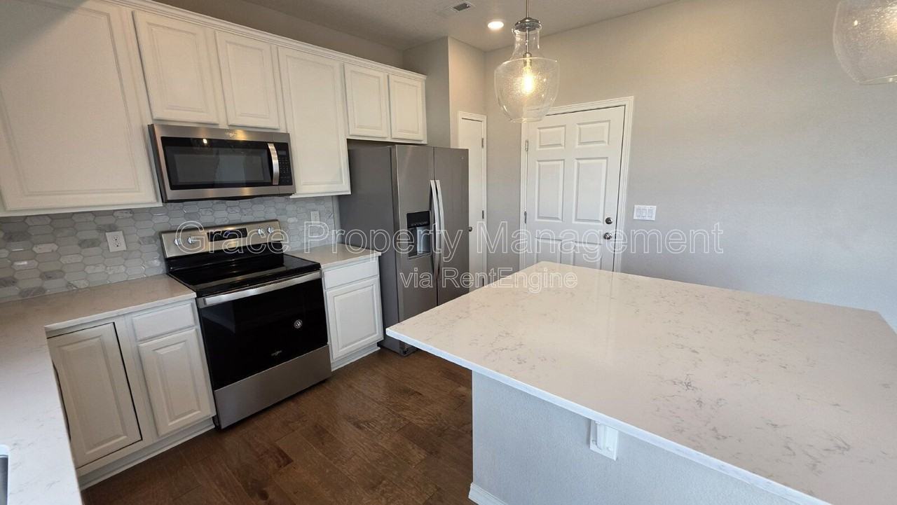 10243 Yampa Ct - Photo 5 of 28