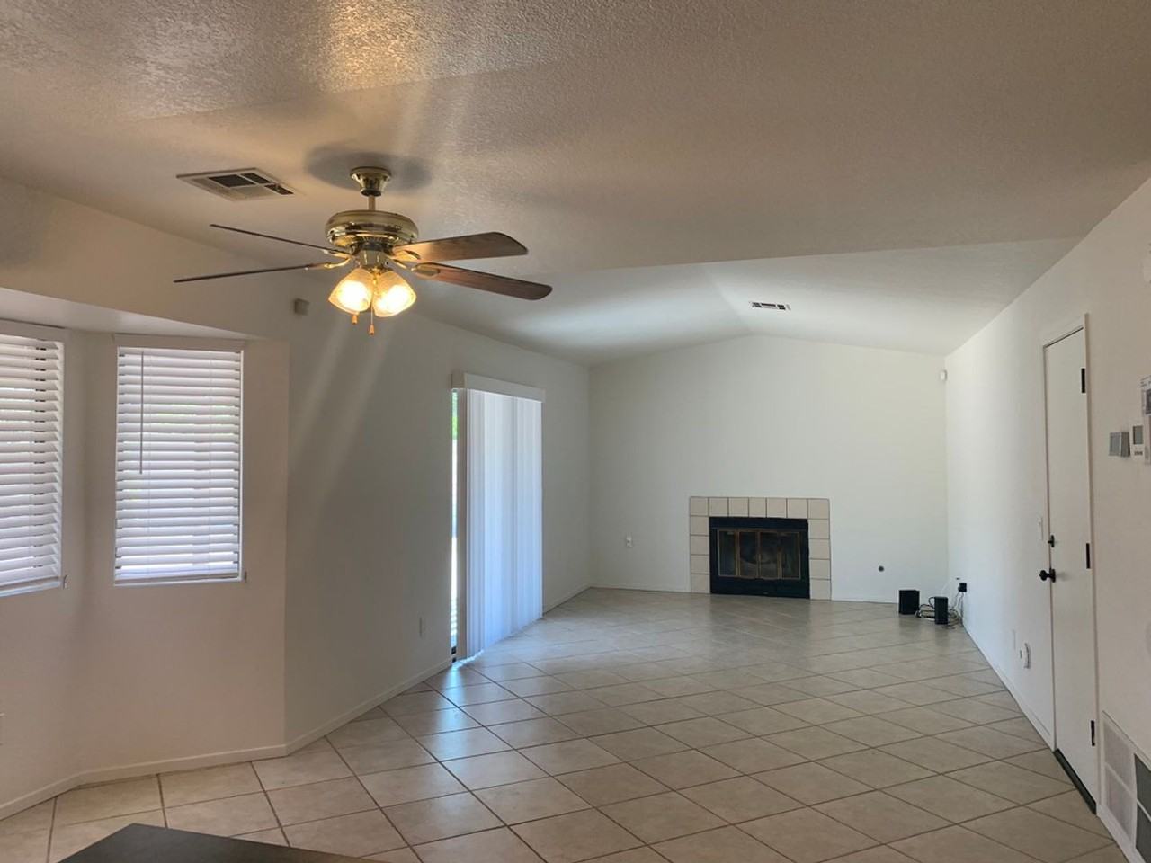 3055 E San Juan Rd - Photo 2 of 19