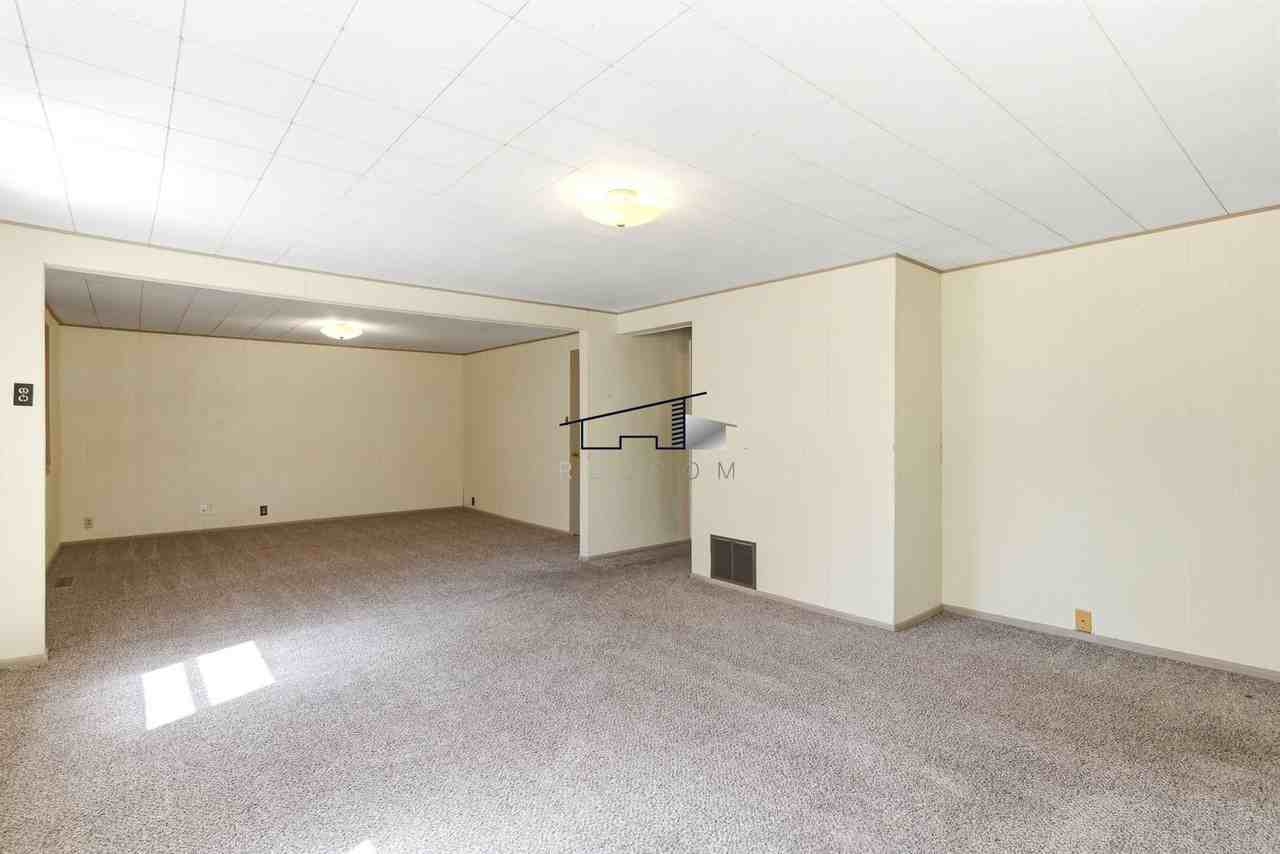 3964 W 2550 S - Photo 6 of 21