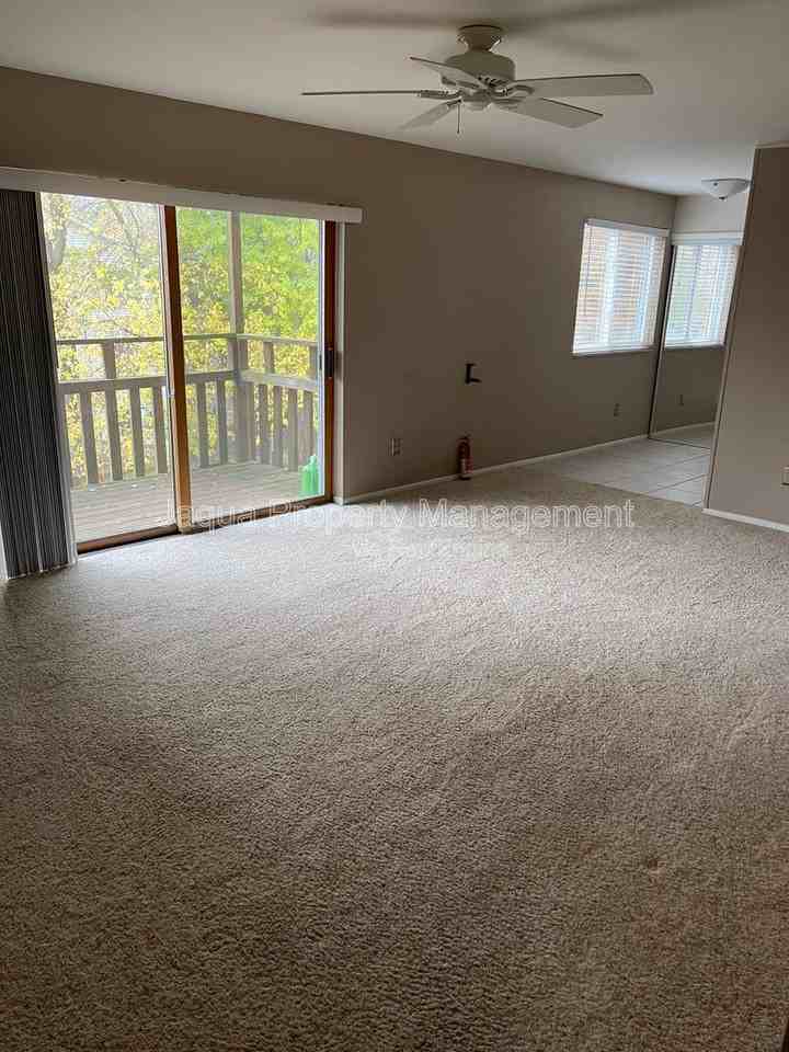 714 Garland Cir - Photo 2 of 12