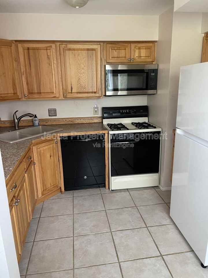714 Garland Cir - Photo 5 of 12