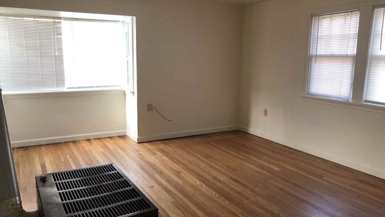 309 Nw Cleveland St - Photo 3 of 36
