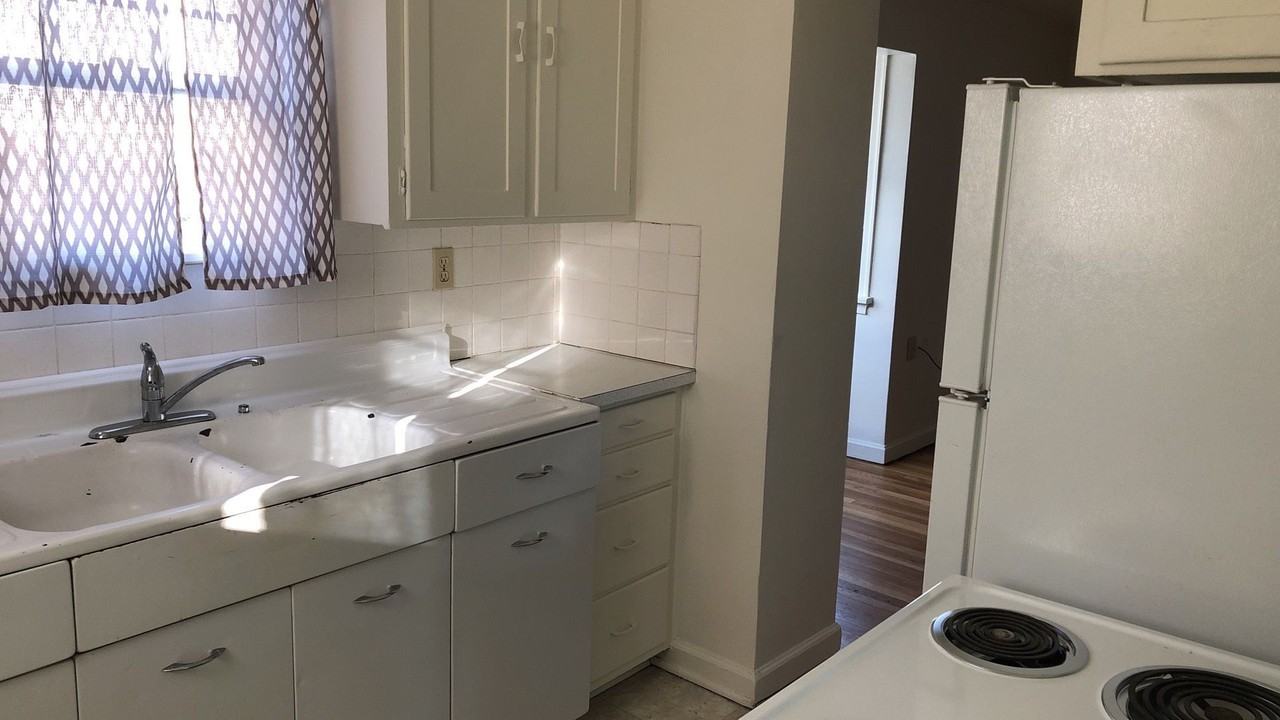 309 Nw Cleveland St - Photo 7 of 36