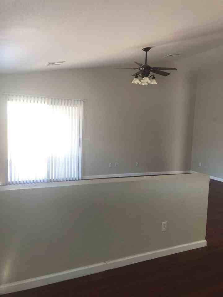 10540 W Pima St - Photo 4 of 8
