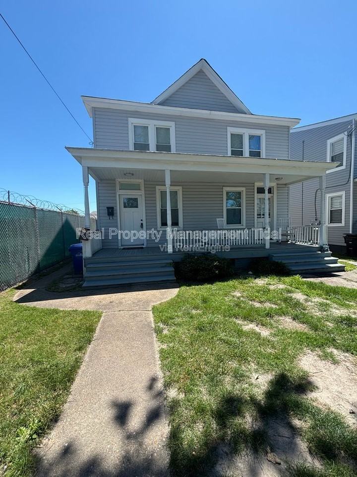 821 Mt Vernon Ave #A - Photo 3 of 32