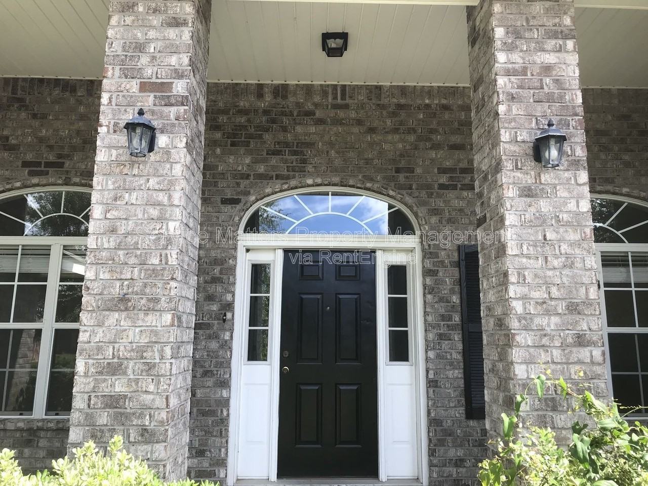 6940 Hardwood Ct - Photo 2 of 19