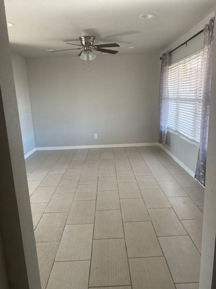 1616 Sw 61st St - Photo 5 of 8