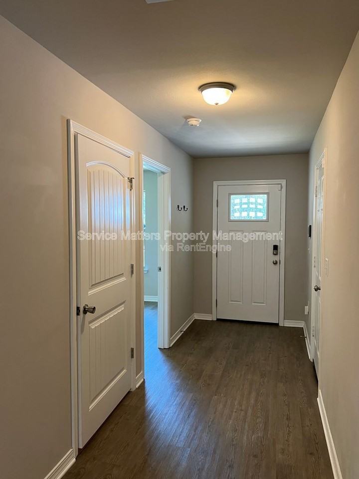 3214 Electra Dr - Photo 4 of 32