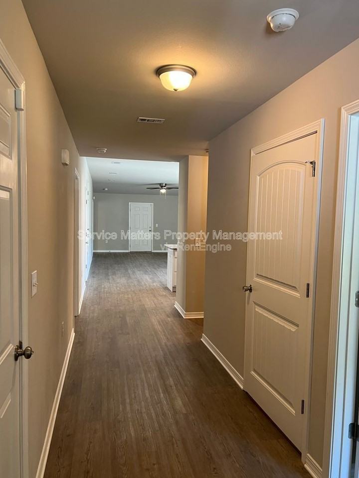 3214 Electra Dr - Photo 5 of 32
