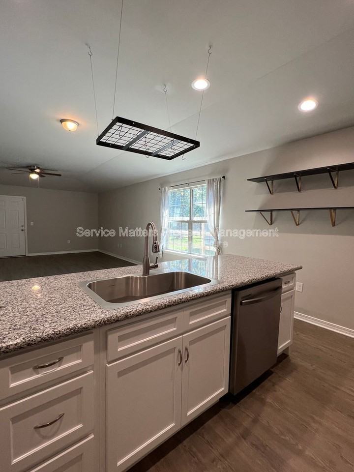 3214 Electra Dr - Photo 6 of 32