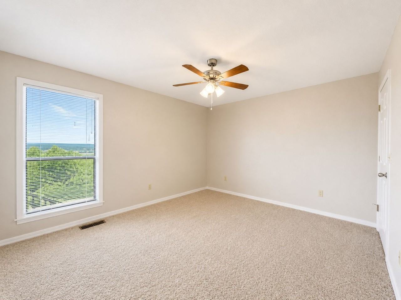 11 Fox Run Ln - Photo 5 of 13
