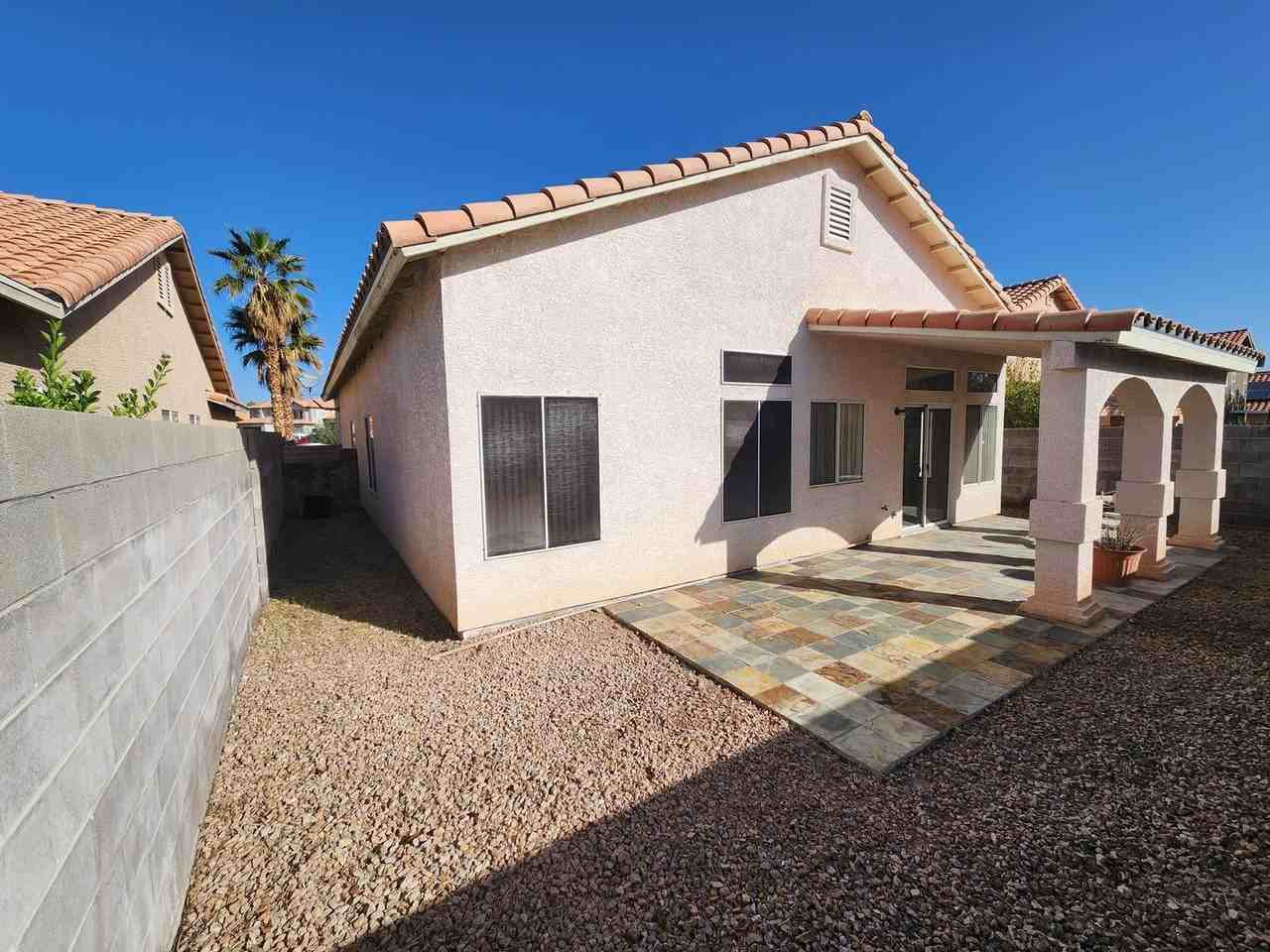 1917 Casa Verde Dr - Photo 2 of 18