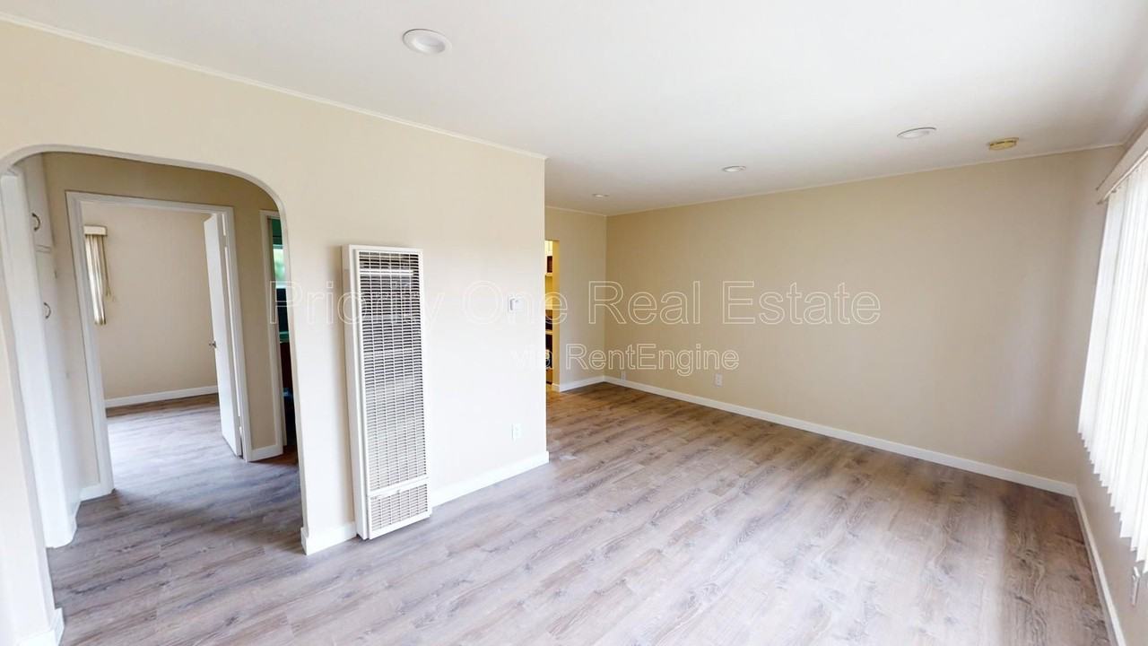 3641 Reynard Way - Photo 7 of 17