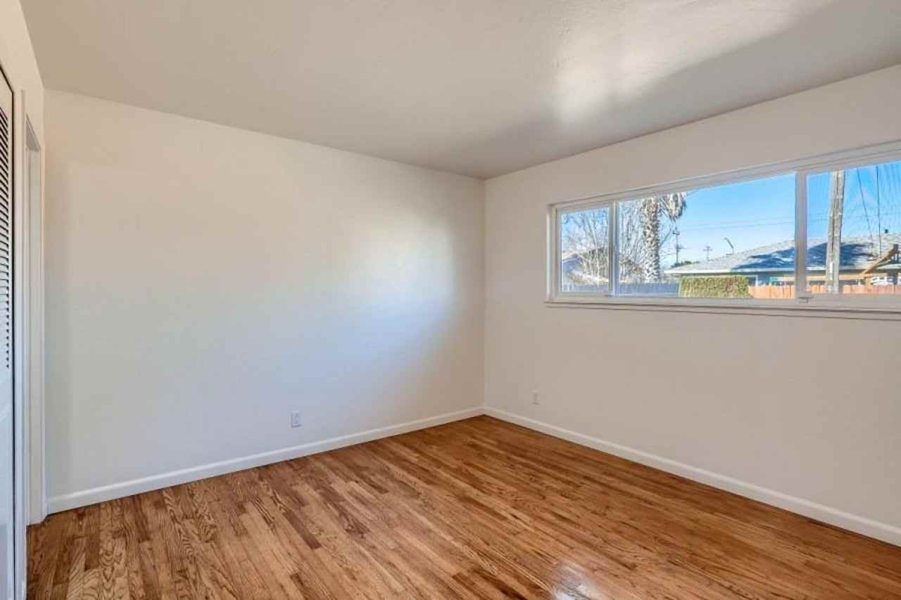 7421 Conrad Dr - Photo 7 of 17