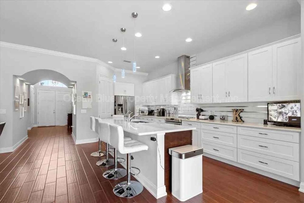 3923 W Bay Vista Ave - Photo 3 of 16