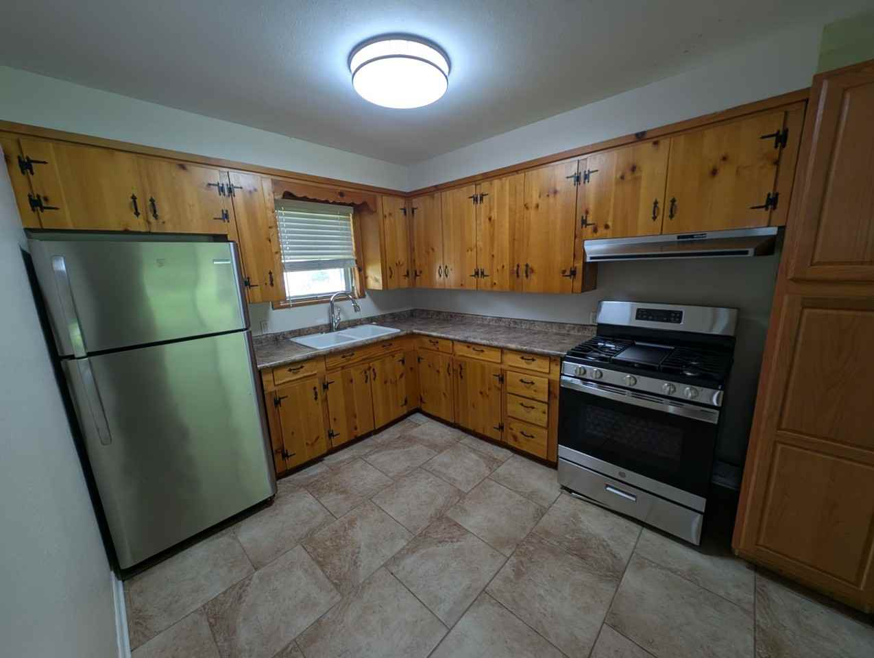 4213 Lark St - Photo 2 of 9