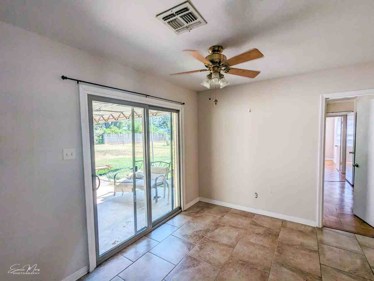 4213 Lark St - Photo 4 of 9