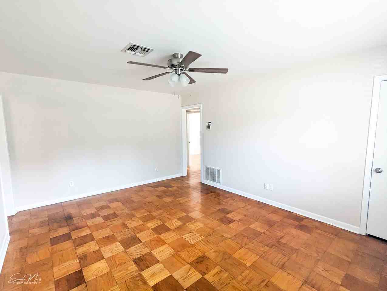 4213 Lark St - Photo 5 of 9