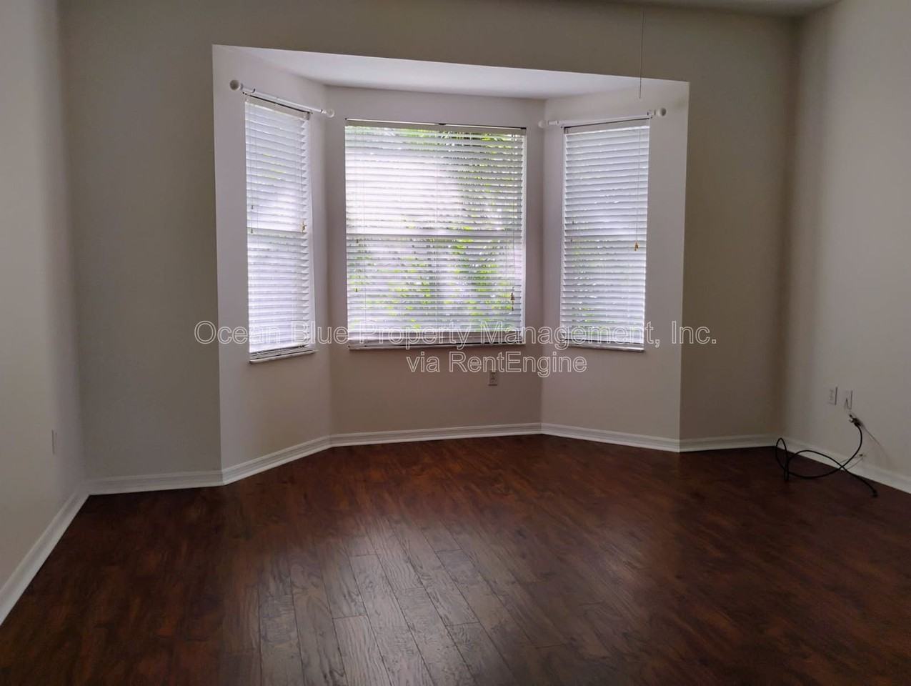 20716 Eustis Rd - Photo 3 of 10