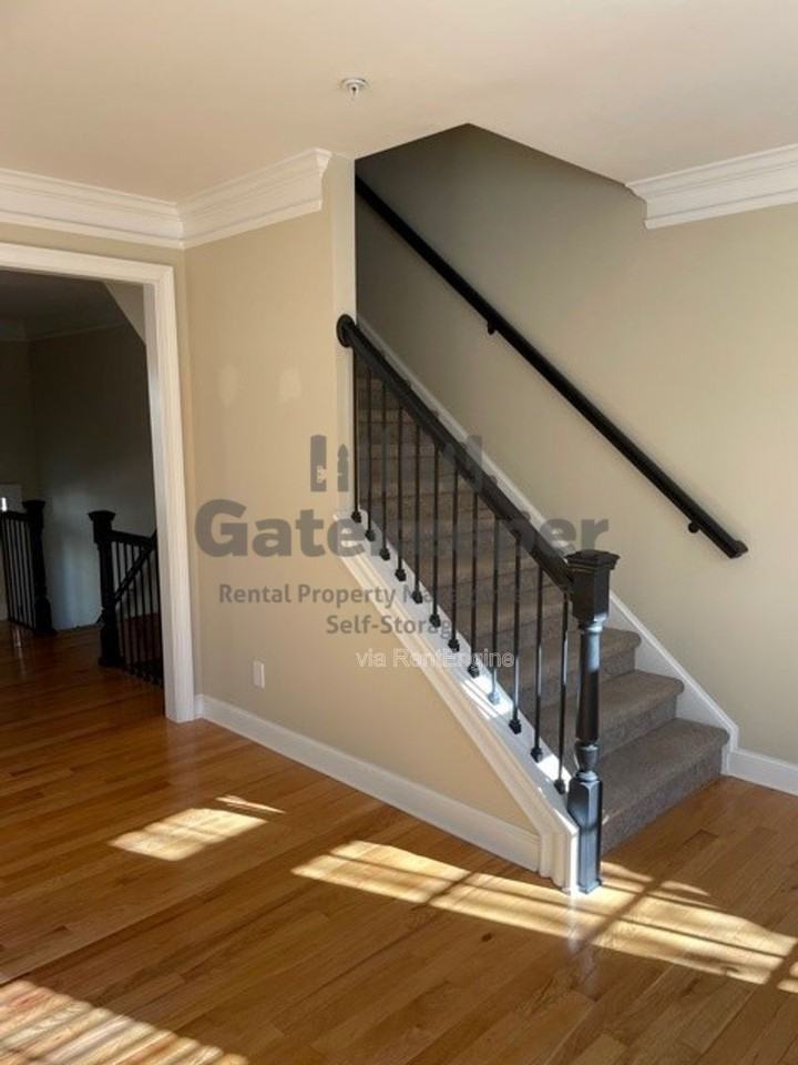 607 Lexington Vlg - Photo 2 of 15