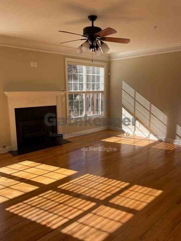 607 Lexington Vlg - Photo 3 of 15
