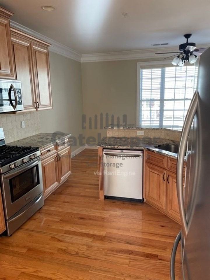607 Lexington Vlg - Photo 5 of 15