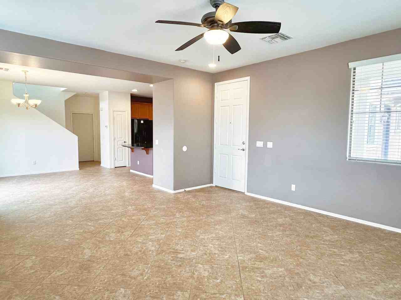 113 E Palomino Dr - Photo 4 of 22