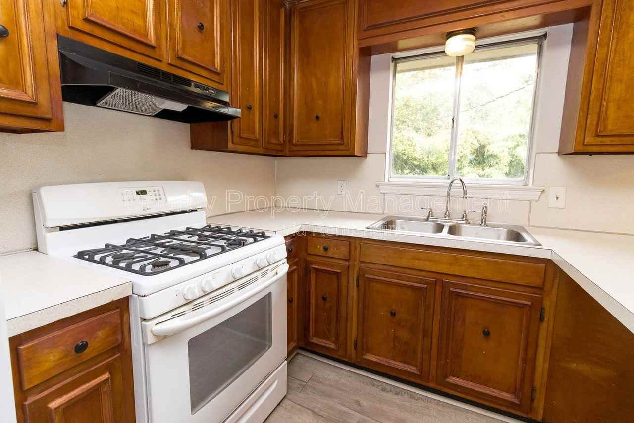 7205 Sterling Rd - Photo 4 of 23